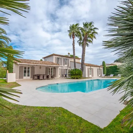 Le Roi Soleil Villa *